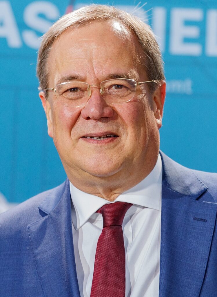 https://de.wikipedia.org/wiki/Armin_Laschet#/media/Datei:2021-09-12_Politik,_TV-Triell_Bundestagswahl_2021_1DX_3743_by_Stepro.jpg